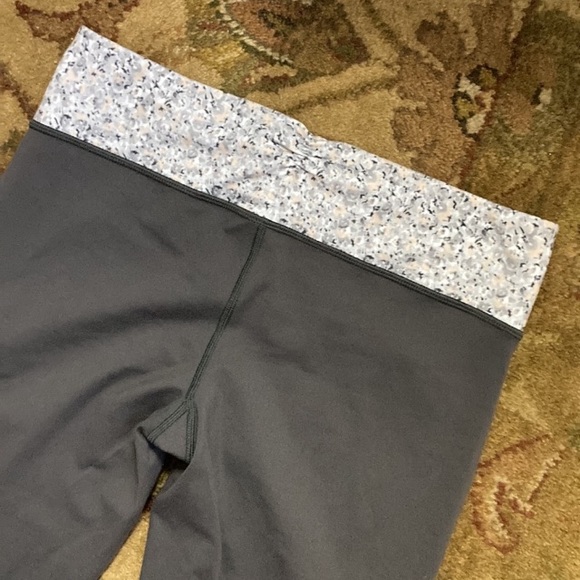 Lululemon Gather and Crown Crop - Picture 4 of 10